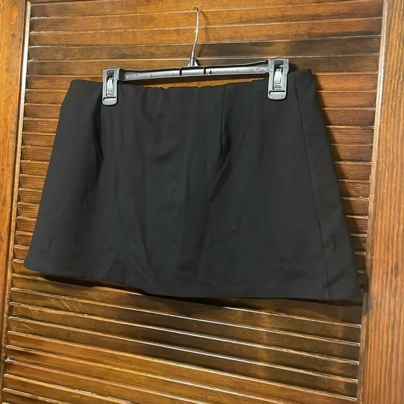 American Eagle It Knit Black Skort - Picture 7 of 7